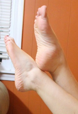 writemywife:  My wife’s edible feet. 