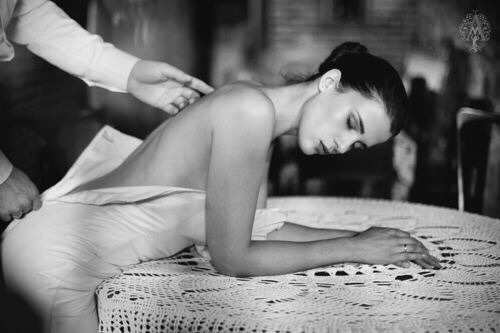 black-and-white-erotic-art: ⚫️⚪️ undress me
