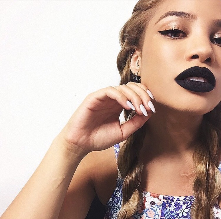 bombshellssonly:@andreaschoice