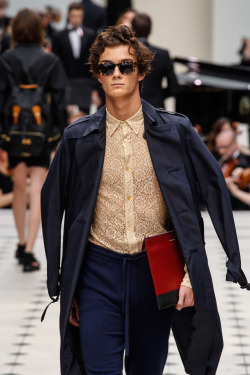 monsieurcouture:  Burberry Prorsum S/S 2016 Menswear London Fashion Week 