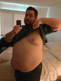 toned-andmeaty: socalchubbybear:  Look what