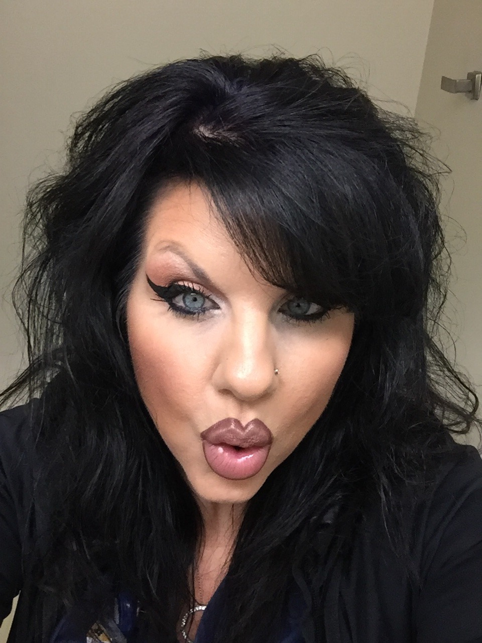 b1mb0fuckd0lls:I feel like so sexy with my bimbo lips can’t wait to get more injections