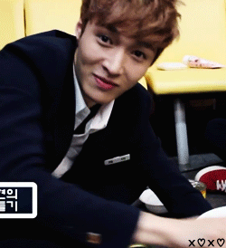 love-exo:  hkoooooo:  why is lay so cute?!  okay how much? can I buy the desert and