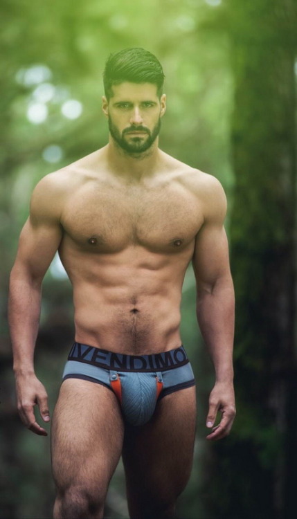 aussieguy696969:Please follow mewww.aussieguy696969.tumblr.com/archive