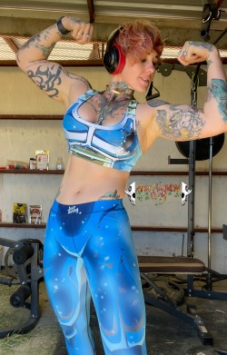xxautumnivyxx:Taking a second to seize the moment where I was feeling good.Life can drag us, but acknowledging where we’ve been and where we made it to can be huge. Keep pushing!(Clothing by Just Saiyan Gear - Discount code AUTUMNIVY10)
