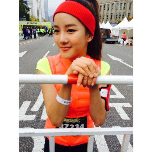 spica-france: 【 #BOHYUNG 】 26.10.2014 || NIKE We Run Seoul (Crédit : Tag)