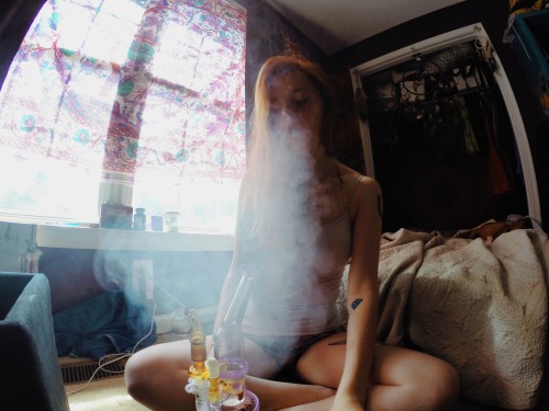 coffeepotsmokin:emmmaryjane:Good morning I love this set