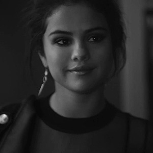 Selena Gomez With Hearts Tumblr