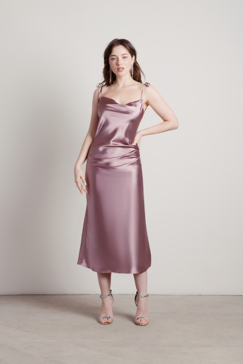 mididressobsessed: Such a sumptuous satin dress