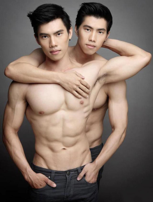 hotandsexyaznmen: we cant tell mom what we did!!  4asianguys.tumblr.com