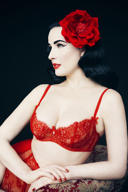 elpoeplufituaebeht: Dita von Teese