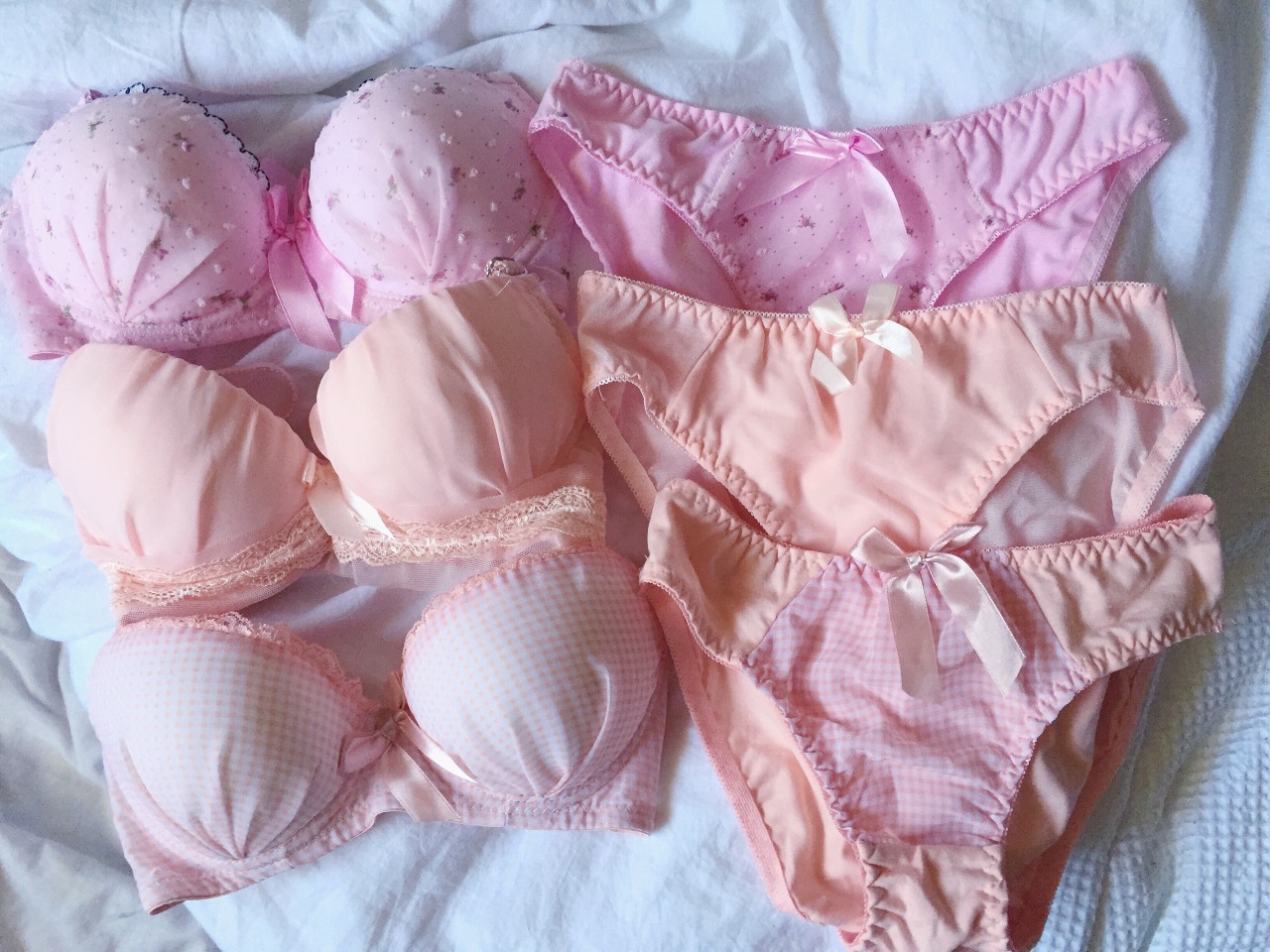 axngelic-princess:  My collection of pink things is growing 🎀✨🌟 