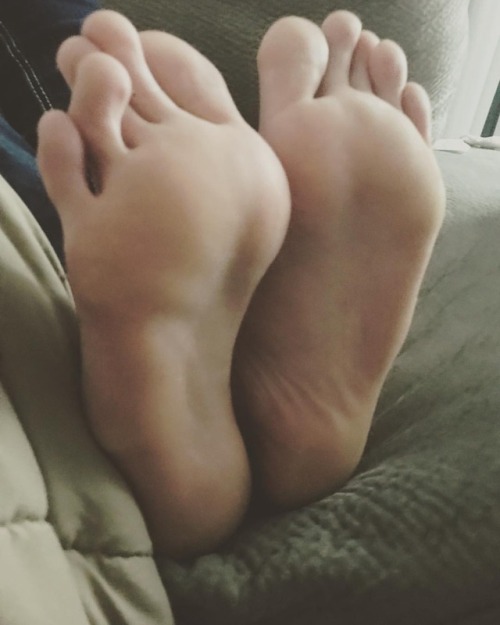 Soles, I can’t get enough of them and neither can you guys ❤️ #archqueenforareason #feedyourad