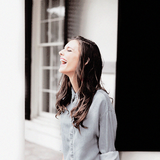 onceinmovement:  She’s just so super cute ♡