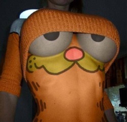 nudeforjoy:  menace013: Garfield never looked better.  What a perfect costume idea!