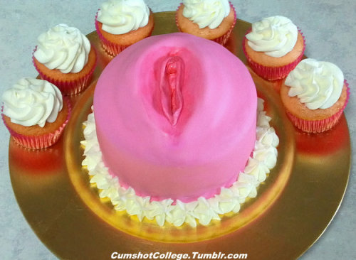 Sex cumshotcollege:  How bout some cunt cake? pictures