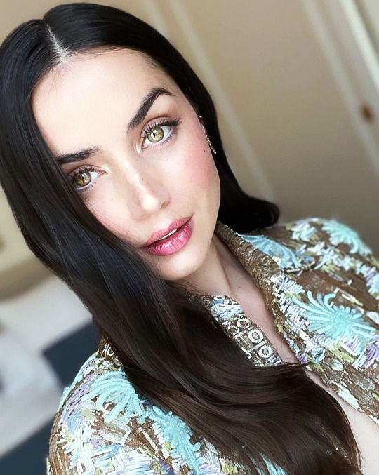 Ana de Armas Models Louis Vuitton Idylle Blossom Fine Jewelry