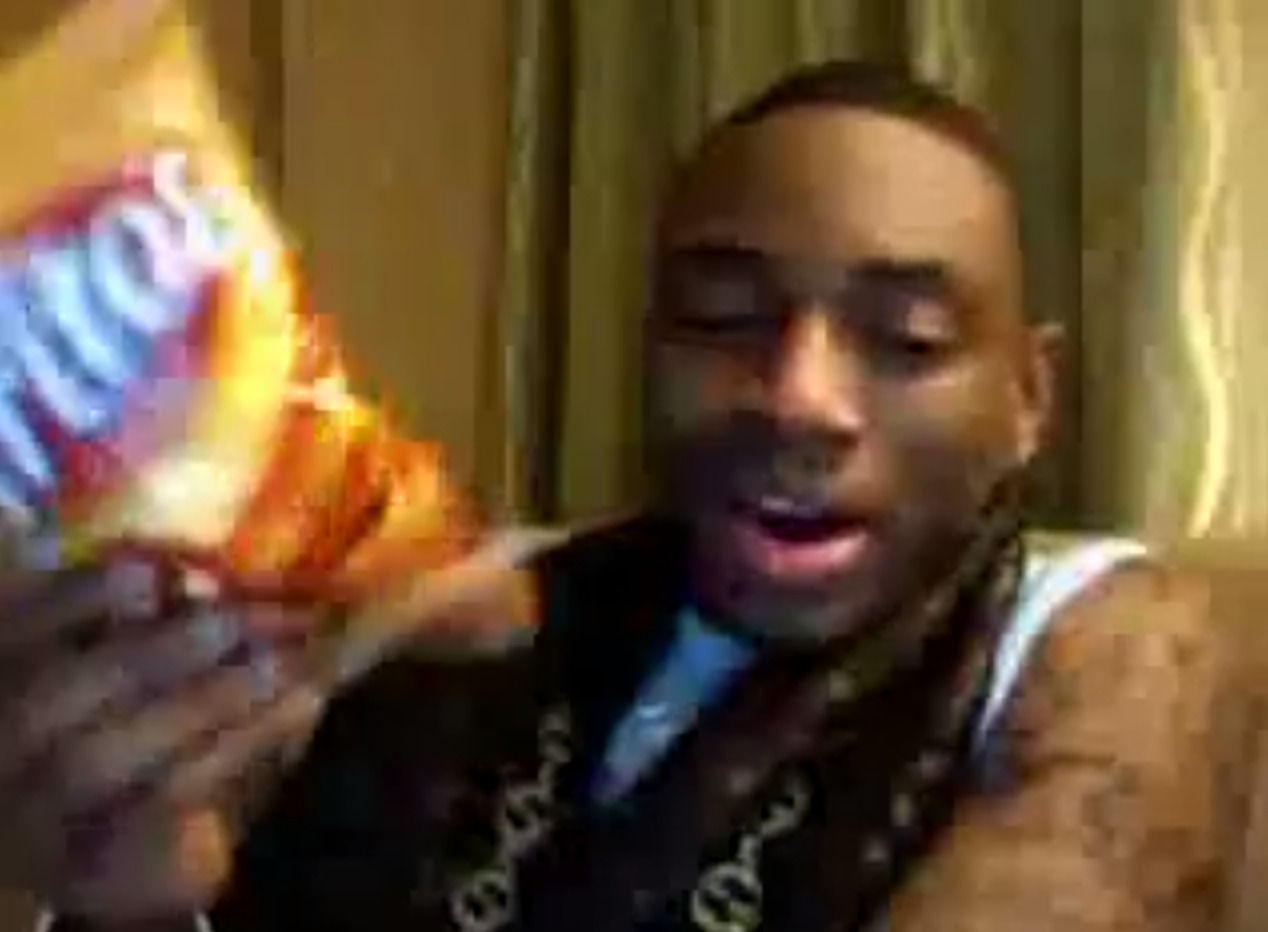 doubelievengod:  soulja boy’s favorite snacks 