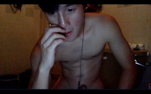 boisftw: janicelondon: Aric, 20 year old Singaporean. If this gets reblogged enough, video of him st