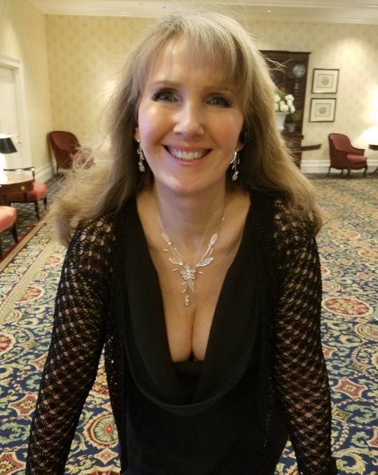 grayhairedgranniesloverboy:  surfnnturf:  lovemymusemaryanneblog:    Eyes & Smile :)  Absolutely GORGEOUS