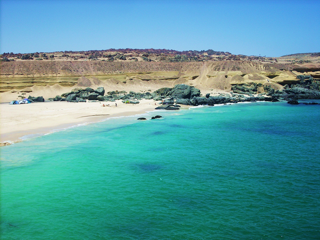 kusta-astronaut:  Top 10: Las mejores playas de Chile Anakena, Isla de Pascua La