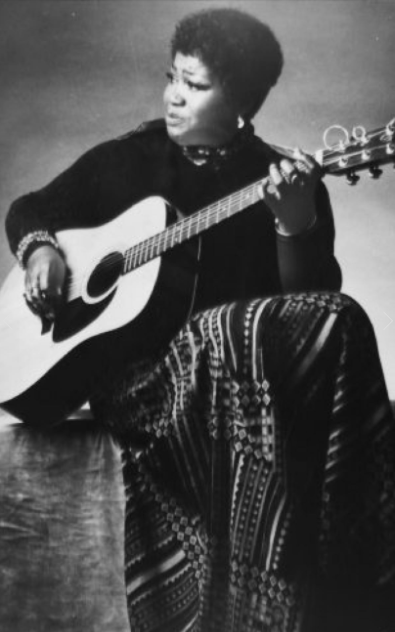 ODETTA the joy, the poses, the maximalist skirt, the accessories, issa look!