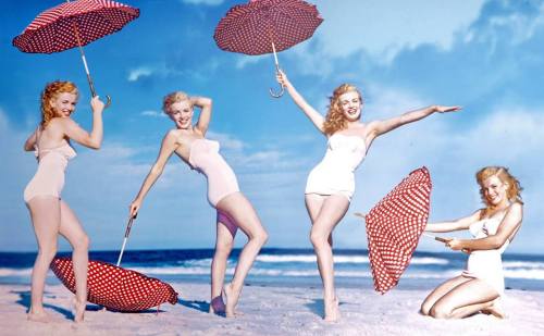 rockabillychickus:  #Rockabilly #Style #pinup  #follow #follow us.