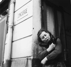  La concierge et son chat. Paris. 1953. Photographer: