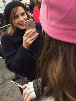 ewatsondaily:Emma Watson at the Women’s March in Washington, DC (January 21, 2017)