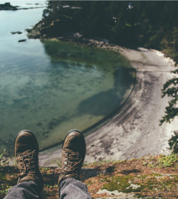 naturevalley:  Sometimes the view from the trail gives you pause. And then you just need to take a seat and admire it for a spell. Take a cue from furstyphoto and tag your outdoor exploits with #MyAdventure. We love to share your exploits.  nwagirl