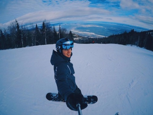 Quelle journée incroyable de snowboard 🏂 au Massif aujourd'hui. Le paysage à couper le souffle et les pistes un plaisir 🤘#Massif #snowboard #neige #snow (à Le Massif De La Petite Rivière St-Francois)