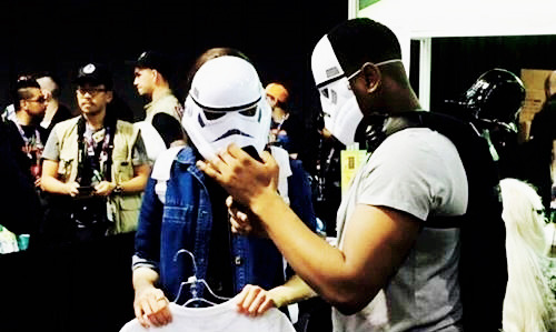 daisyridleyitalia:Daisy Ridley and John Boyega at the Star Wars Celebration. They made shopping with