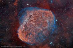 pupkinzade:  The Crescent Nebula [2258×1500]