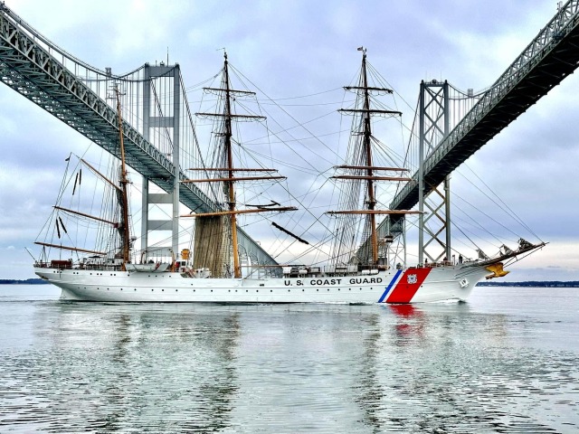 The United States Coast Guard Barque EAGLE passed under the Chesapeake Bay Bridge at 3:00 this afternoon. She’s looking beautiful after getting some updates, fresh paint and a new Eagle 🦅 on the bow over the last 5 months. 🇺🇸 3/12/2023