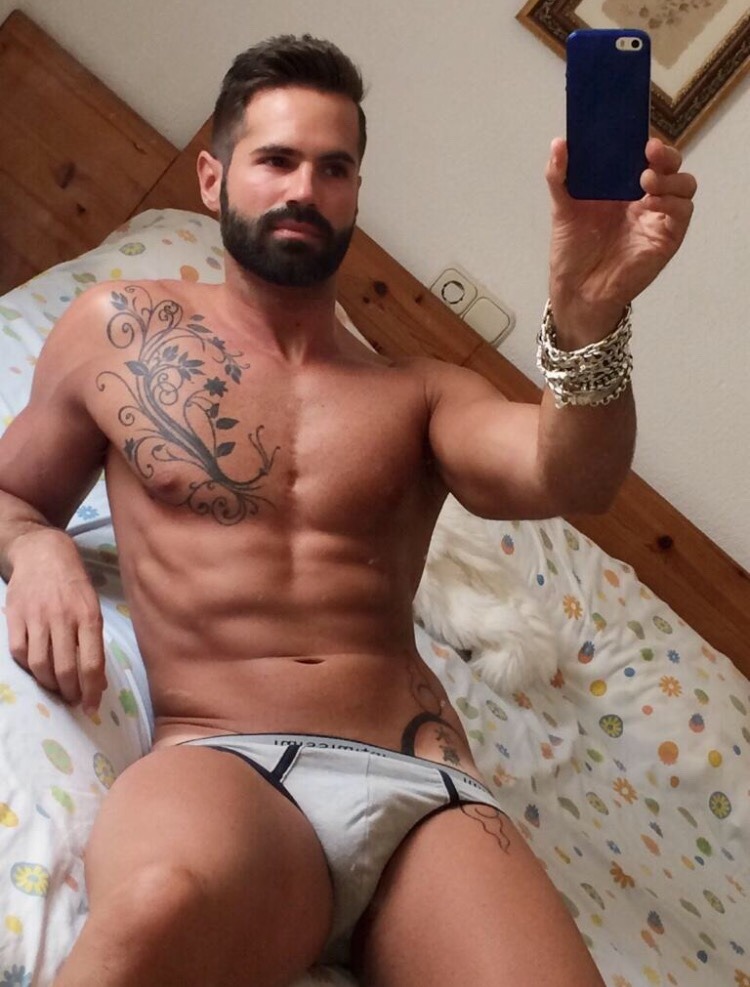 queerclick:  Beardie. Hottie. Dani. See ALL of Dani here. 