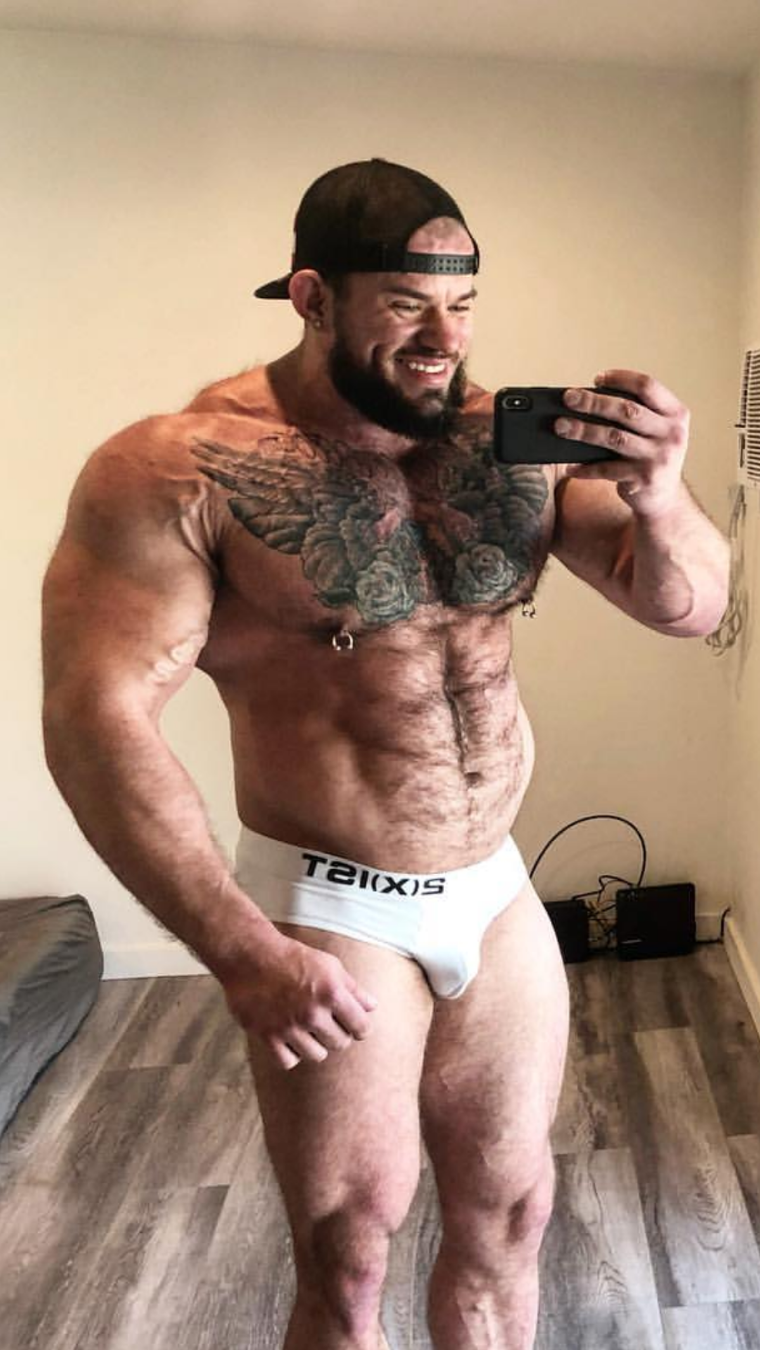 builtguy33:  muscleryb:    Diary of a Built Guy: Archive