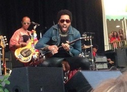 male-motion:  LENNY KRAVITZ ROCKS