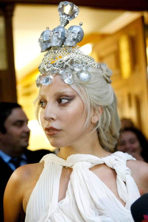 picturegaga:Lady Gaga leaving her hotel in Athens (9/19/14)