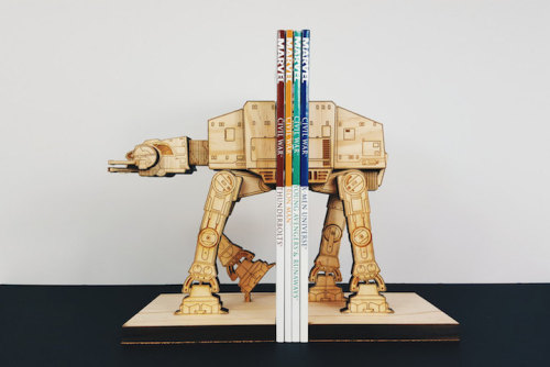 mymodernmet: Playful Pop Culture-Inspired Bookends Bring Intergalactic Fun to Your Shelf