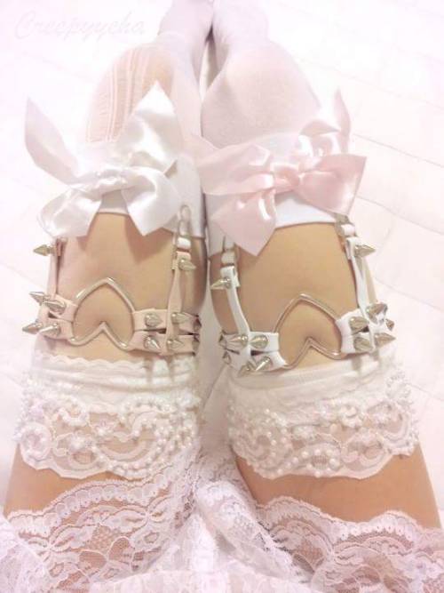 glittery-guts:  Just ordered 4 new guarders and my stockings came in today, can’t wait to post 💖