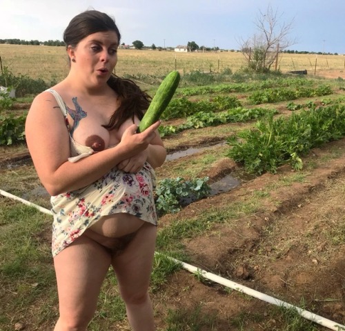 ridefasttakechances:  Favorite part of the summer is the garden
