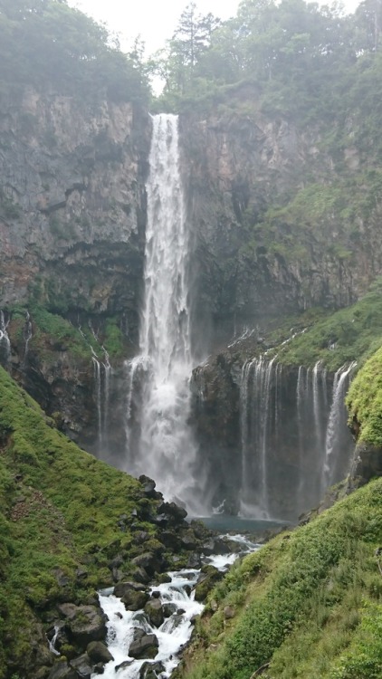 daichi6ki:  Kegon Falls One of the best three falls in Japan.