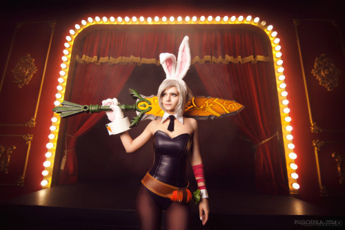 cosplaygirl:  Riven Battle Bunny skin, League of Legends by IscariotElian on deviantART