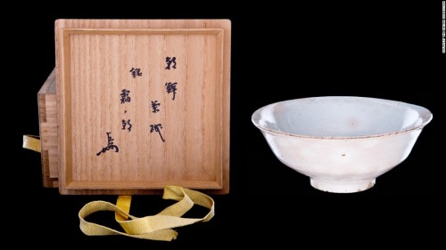Stoneware tea bowl named “Akebone” (Dawn), Japan, 17th c.see more