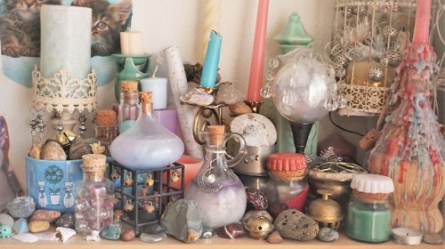 icewindandboringhorror: my “miscellaneous hoard of various shiny things, trinkets, and ro
