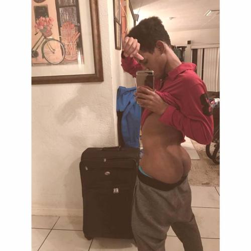 babiboi07:  http://babiboi07.tumblr.com