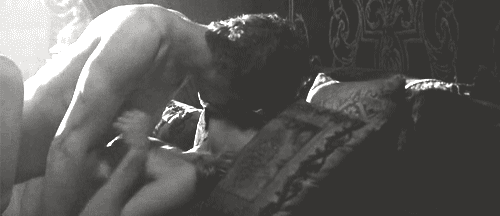 obeythebae:  Image via We Heart It [animated] #amor #blackandwhite #boyandgirl #dreams #gif #Hot #kiss #love #night #pareja #sex #sexo #sexy #mohamed_adel - https://weheartit.com/entry/135460777/via/18746237