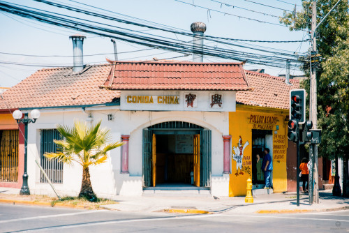 Giovanni Riccò spent the last six months photographing the Americas. In A Tale of Two Cities he draw