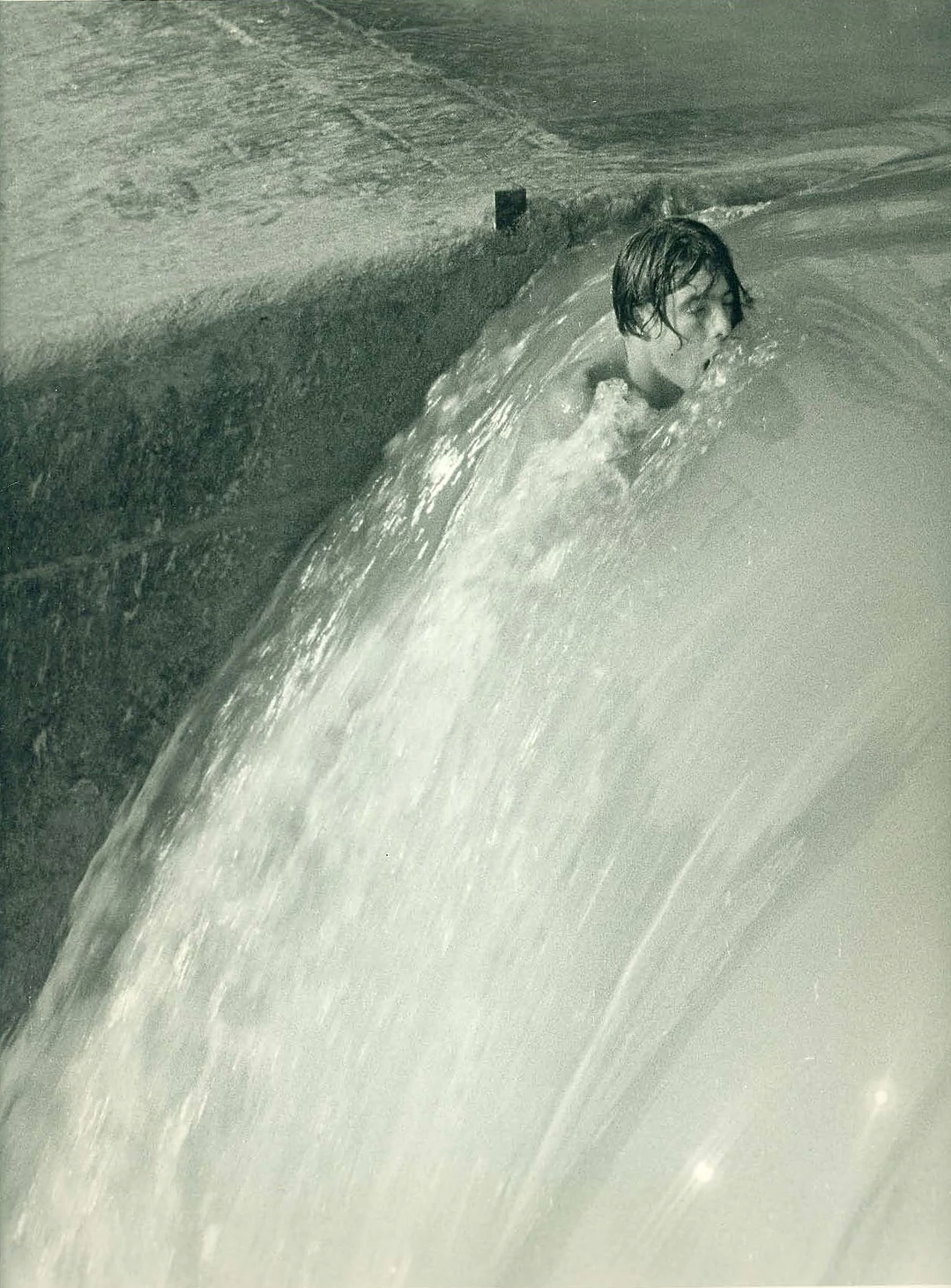 george2morgan:  thenewloverofbeauty: George Daniell:  Bather  (1950s) Photo Dream