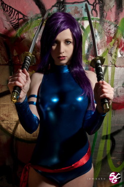 hotcosplaygirl:  Cosplay girlCosplay girl